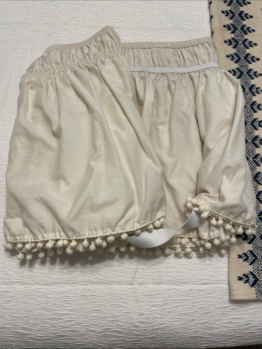 King size double shirred bed skirt with elastic band